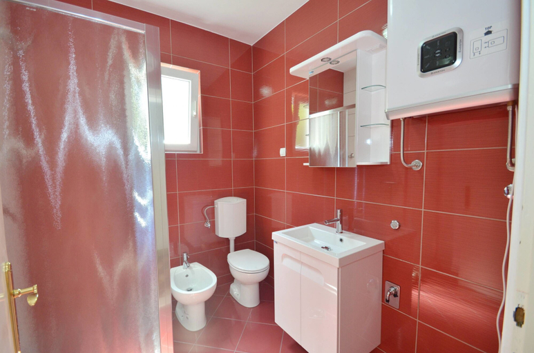 Bathroom 3, Apartments Corovic