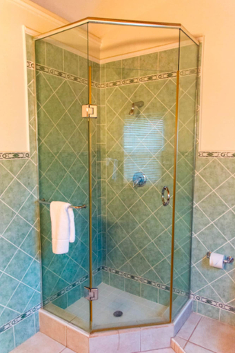 Bathroom 5, HBK Villa Rentals at Jolly Harbour