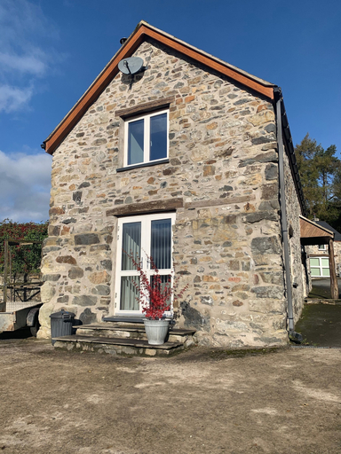 Exterior & Views 2, Bryn Eithin Cottage Far From the Madding Crowd, Denbighshire