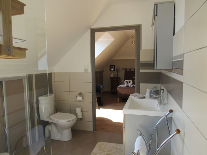 Bathroom 5, Maison Magdala, Nord