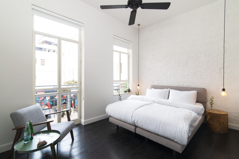 Bedroom 3, Oliver