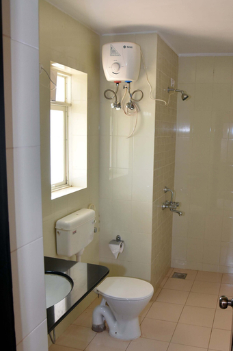 Bathroom 4, Indismart Woodbourne Resort, South Goa