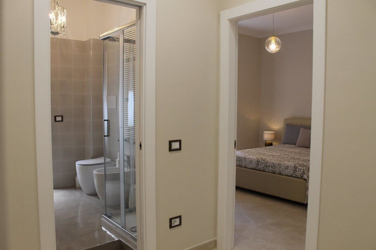 Bedroom 4, HomeAway B&B, Salerno