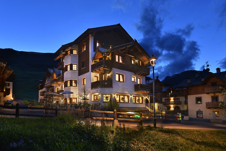Exterior & Views 1, Hotel Cristallo, Sondrio