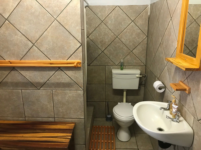 Bathroom 3, Kololo Bed and Breakfast, Katima Muliro Urban