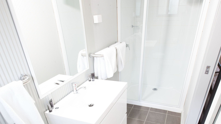 Bathroom 4, NRMA Myall Shores Holiday Park, Great Lakes