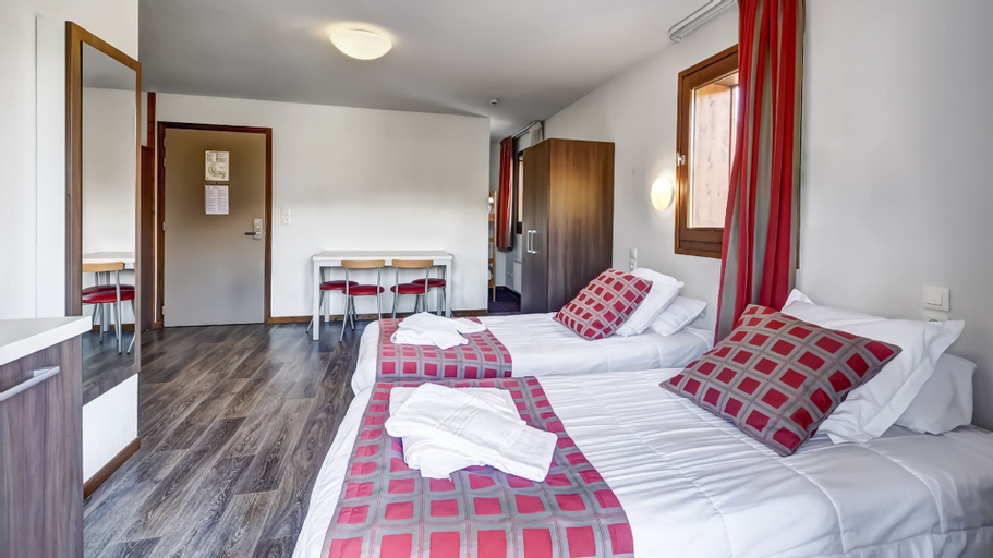 Bedroom 26