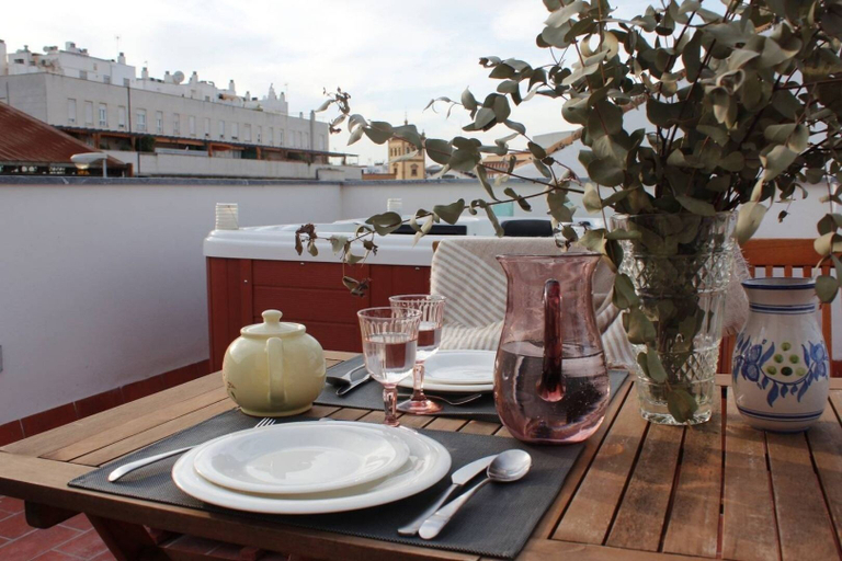 Food & Drinks, Sevilla Alquila Amplios Apartamentos Duplex en San Bernardo, Sevilla