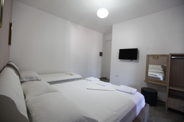 Bedroom 2, Vila Anhel, Sarandës