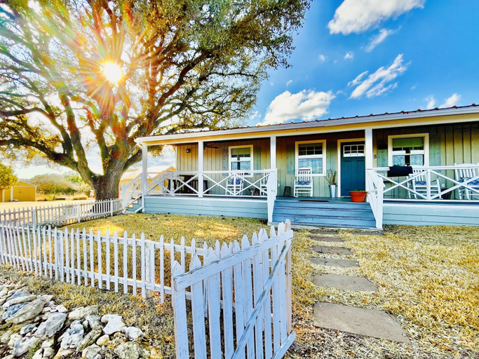 Exterior & Views 2, The Alexander at Creek Road, Hays