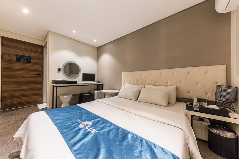 Bedroom 3, Hotel The Blue Cheonho, Gandong