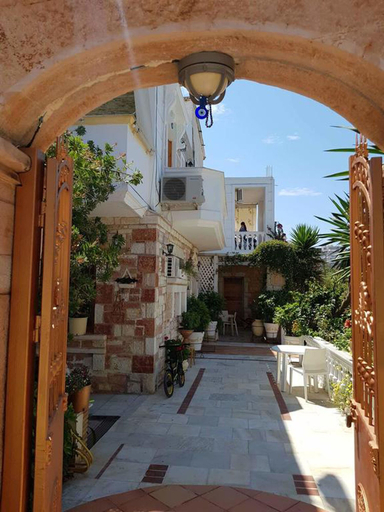 Others 4, Vila Vasiliu, Sarandës