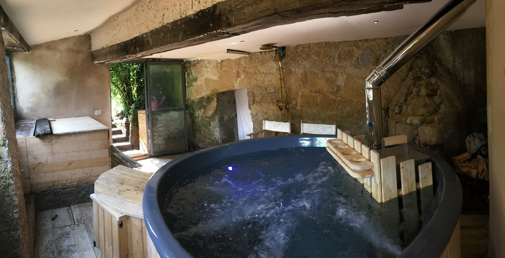 Bathroom 5, La Cannara, Viterbo
