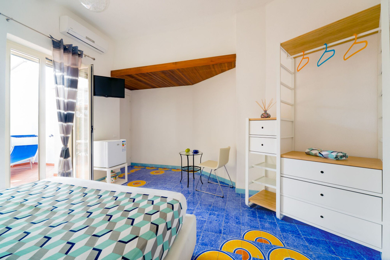 Bedroom 4, Villa Araucaria, Napoli