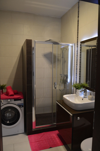 Bathroom 4, Füredi Apartman Földszint, Debrecen