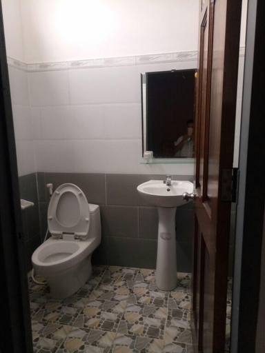 Bathroom 3, IQ Hotel, Côn Đảo
