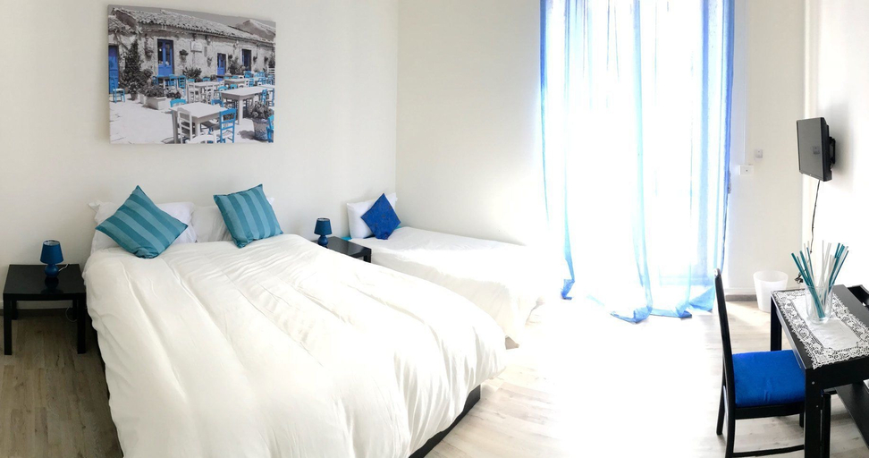 Bedroom 2, Ficurinia Guest House, Catania
