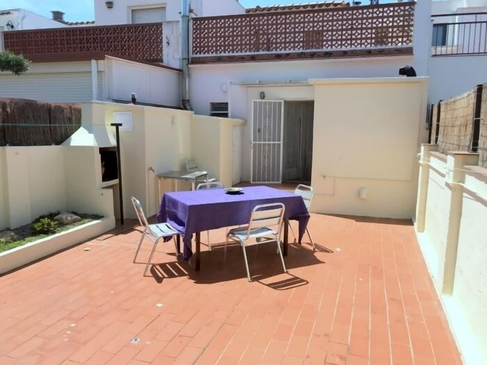 Others 4, Casa Tarragona 90, Girona