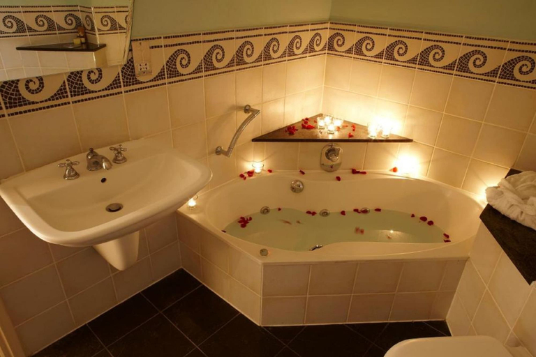 Bathroom 4, Cantley House Hotel, Wokingham