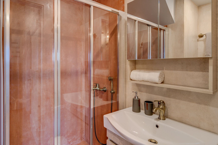 Bathroom 3, Villa LeonAnto, Crete