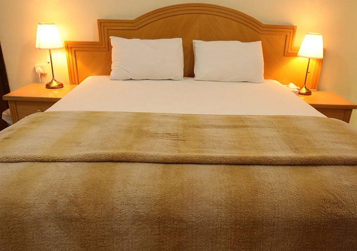 Bedroom 3, Itlalat Al Shorouq Hotel, Muttrah