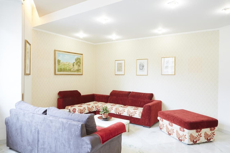 Others 3, Flaminio & Popolo Large Apartment, Rome