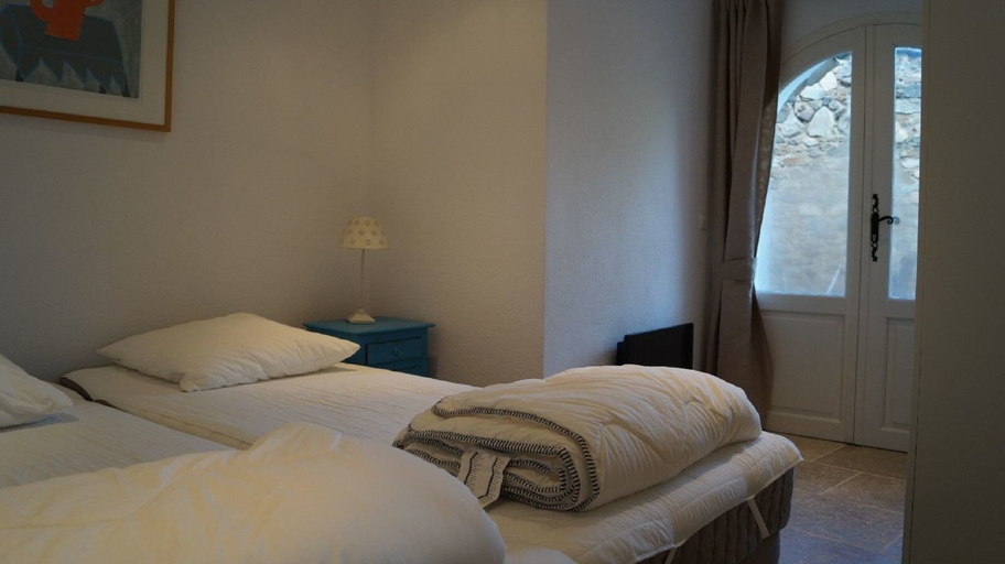 Bedroom 3, Hameau des Claudins, Var