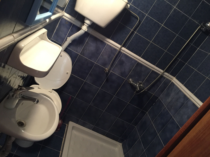 Bathroom 3, Neni Apartments
