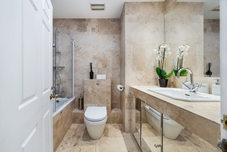 Bathroom 3, Luxury Private Apartment in Kensington, London