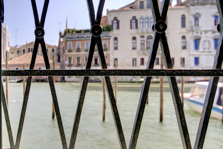 Others 5, GrandCanal-Red, Venezia