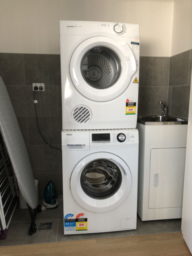 Bathroom 3, Q Squared Serviced Apartments, Melbourne