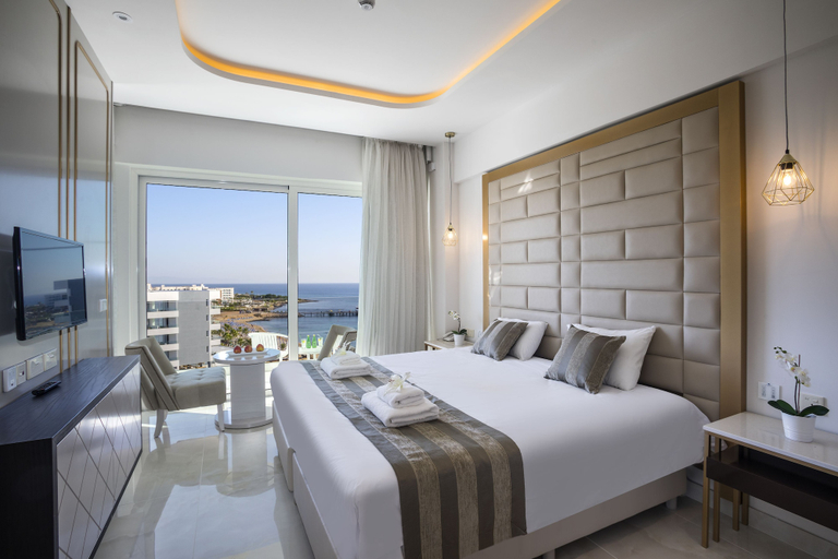 Bedroom 3, Constantinos The Great Beach Hotel
