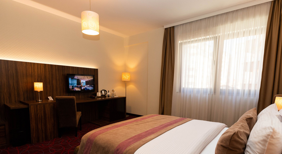 Bedroom 2, Hotel Sirius, Priština