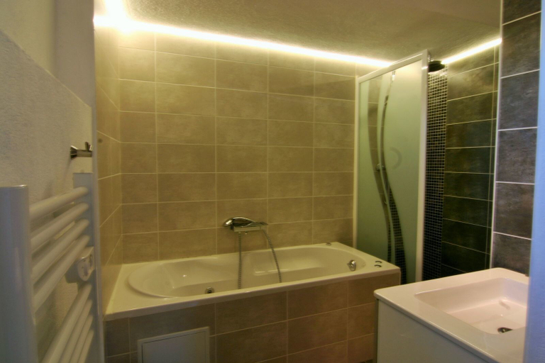 Bathroom 4, Hameau des Claudins, Var