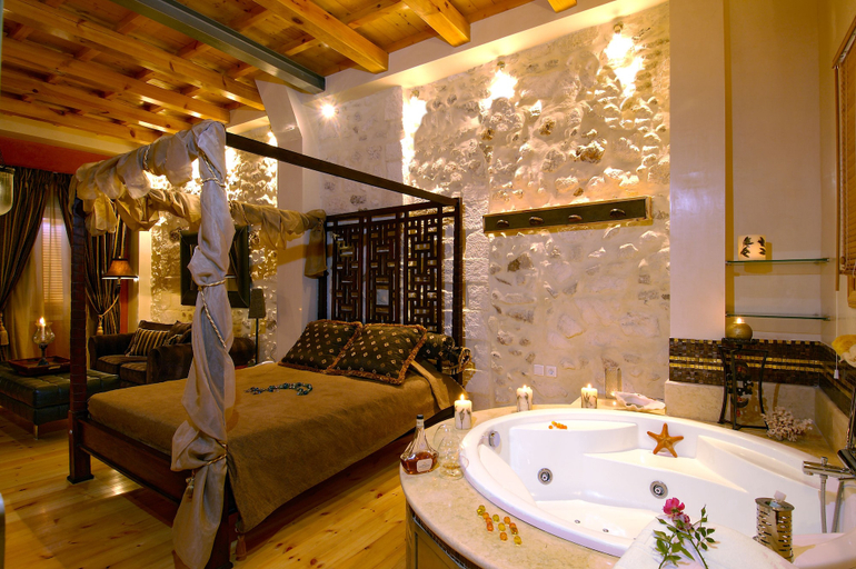 Bathroom 5, Avli Lounge Apartments, Crete