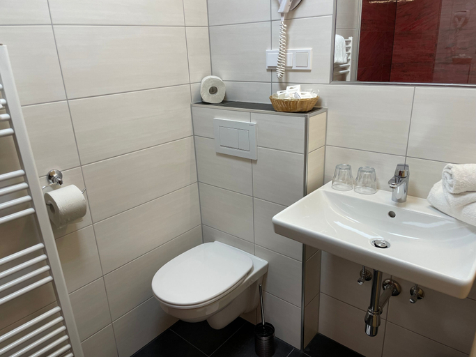 Bathroom 3, Hotel Restaurant Gasthof Michal, Hermagor