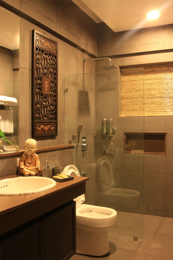 Bathroom 5, The Oriental Luxury Suites Tagaytay, Laurel