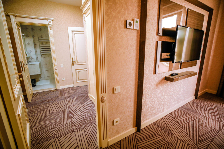 Bathroom, Krone Hotel, Baku