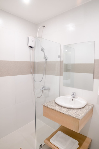 Bathroom 5, Bridge Hotel, Cagayan de Oro City