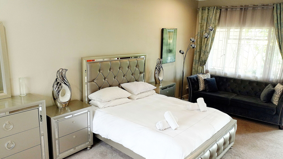 Bedroom 5, Sparkling Waters Hotel & Spa, Bojanala