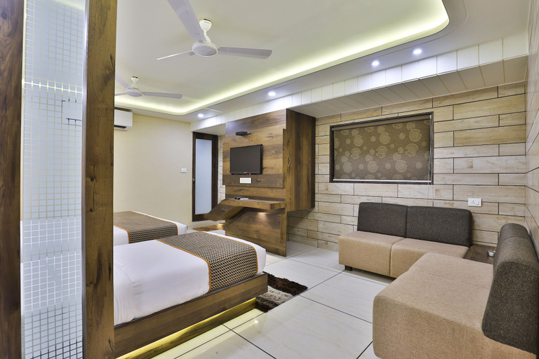 Bedroom 3, Hotel Pearl, Vadodara