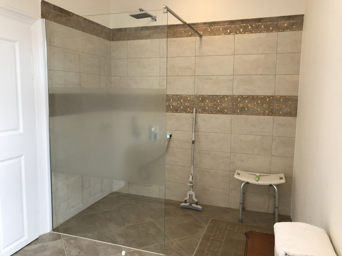 Bathroom 4, Barocker Hof Rhodt, Südliche Weinstraße