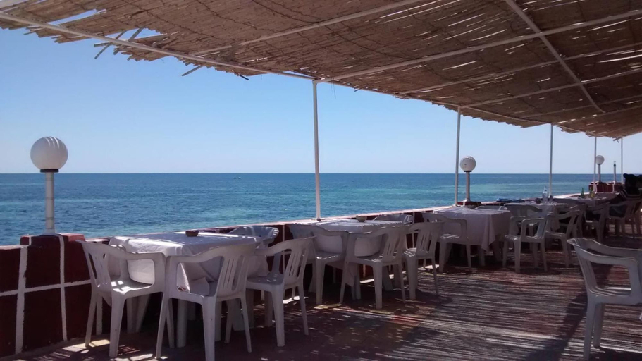 Food & Drinks 4, Residence Stern, Hammam Ghezaz