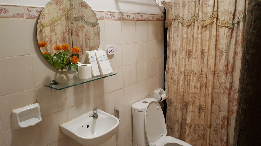 Bathroom 4, Evangeline Beach Resort, Pagudpud