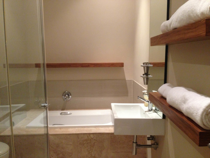 Bathroom 3, Sunset Beach Guesthouse, City of Cape Town