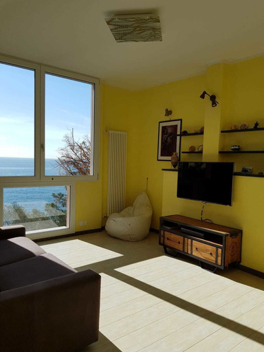 Others 5, Lovely Apartment on the Ligurian Sea, Savona