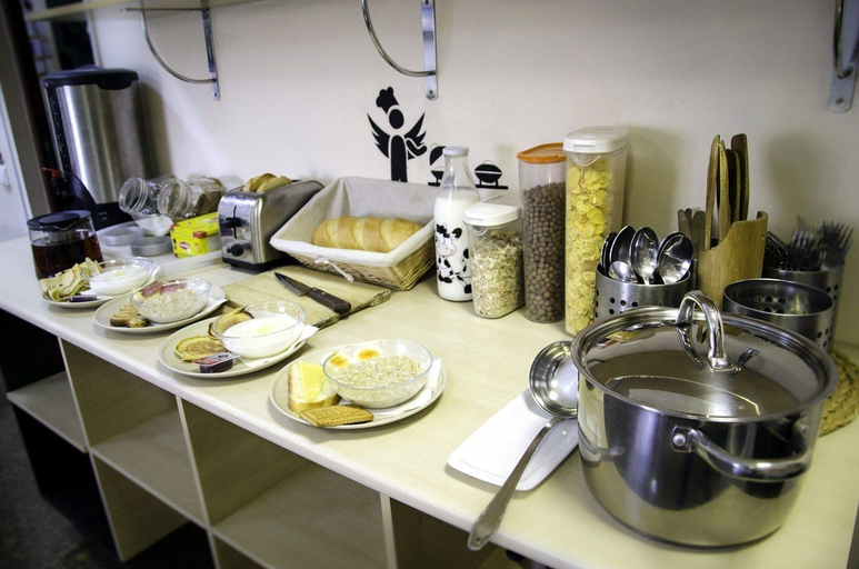 Food & Drinks 5, Wings Hostel, Vysokogorskiy rayon