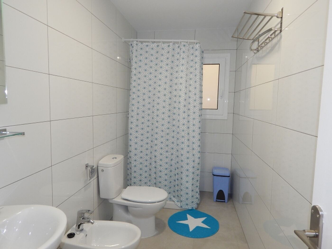 Bathroom 5, Apartamento Platja d'Aro Montserrat III, Girona