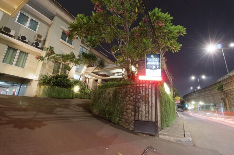 Exterior & Views 24