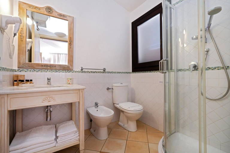 Bathroom 5, Porto Giunco, Cagliari